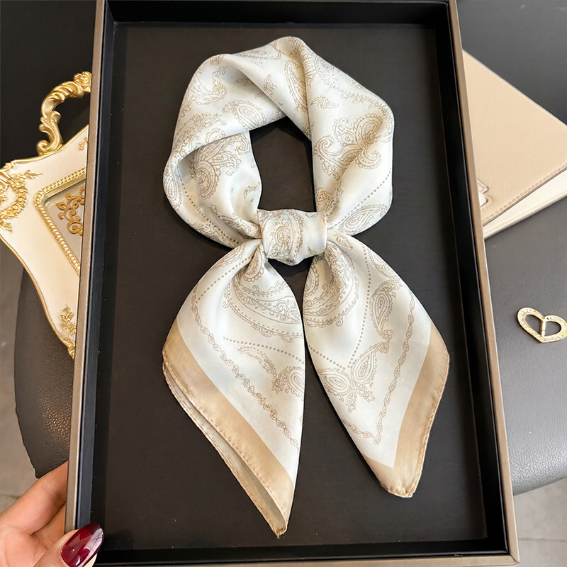 Silk Neck Scarf - وشاح مربع من الساتان الحريري بنقشة