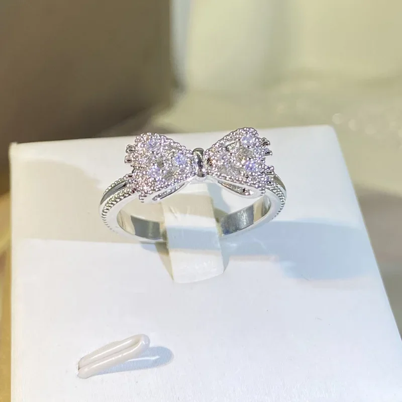يتوهم القوس الدائري مع المبهر  - مراجعة Tie Clip Silver وسعره